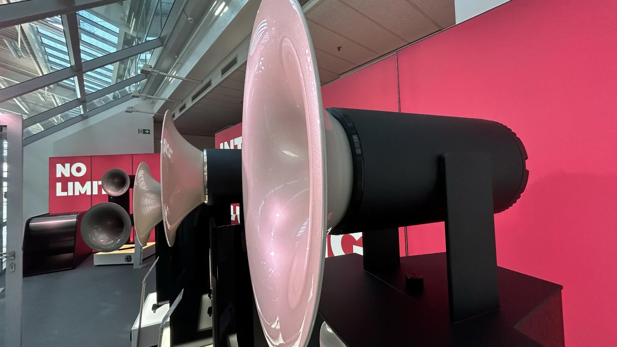 frischer-wind-am-tag-2-der-high-end-2024-neue-vorfuehrung-fuer-mezzo-und-colibri